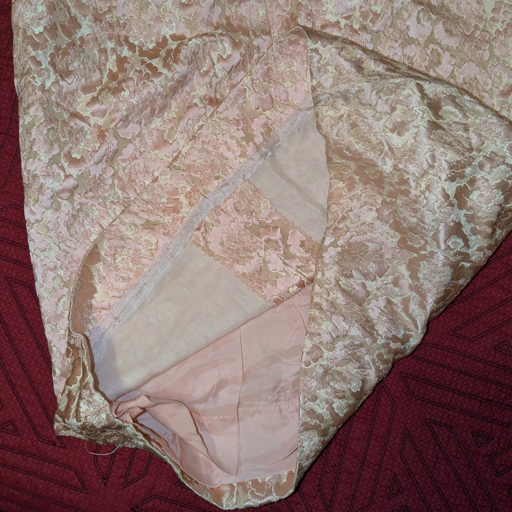 VINTAGE CUSTOM Sheath Dress, Elegant Pink and Cream Textured Floral - Picture 10 of 12